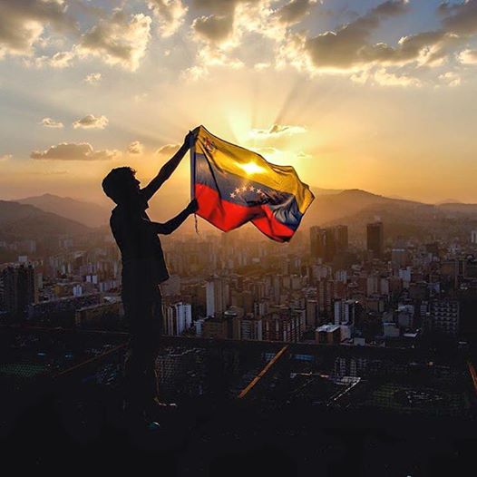 VENEZUELA BANDERA FINA.jpg