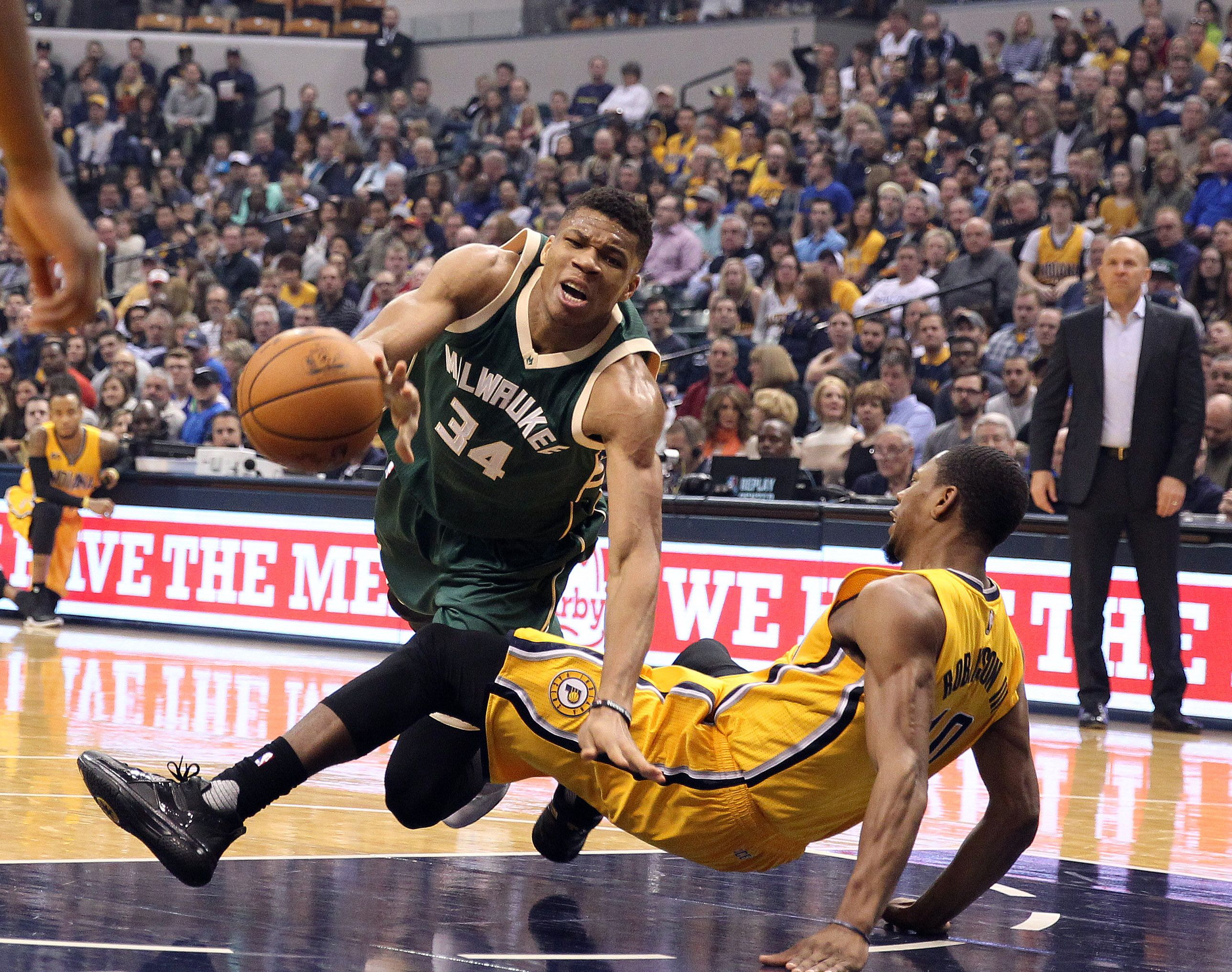 9872207-nba-milwaukee-bucks-at-indiana-pacers.jpeg