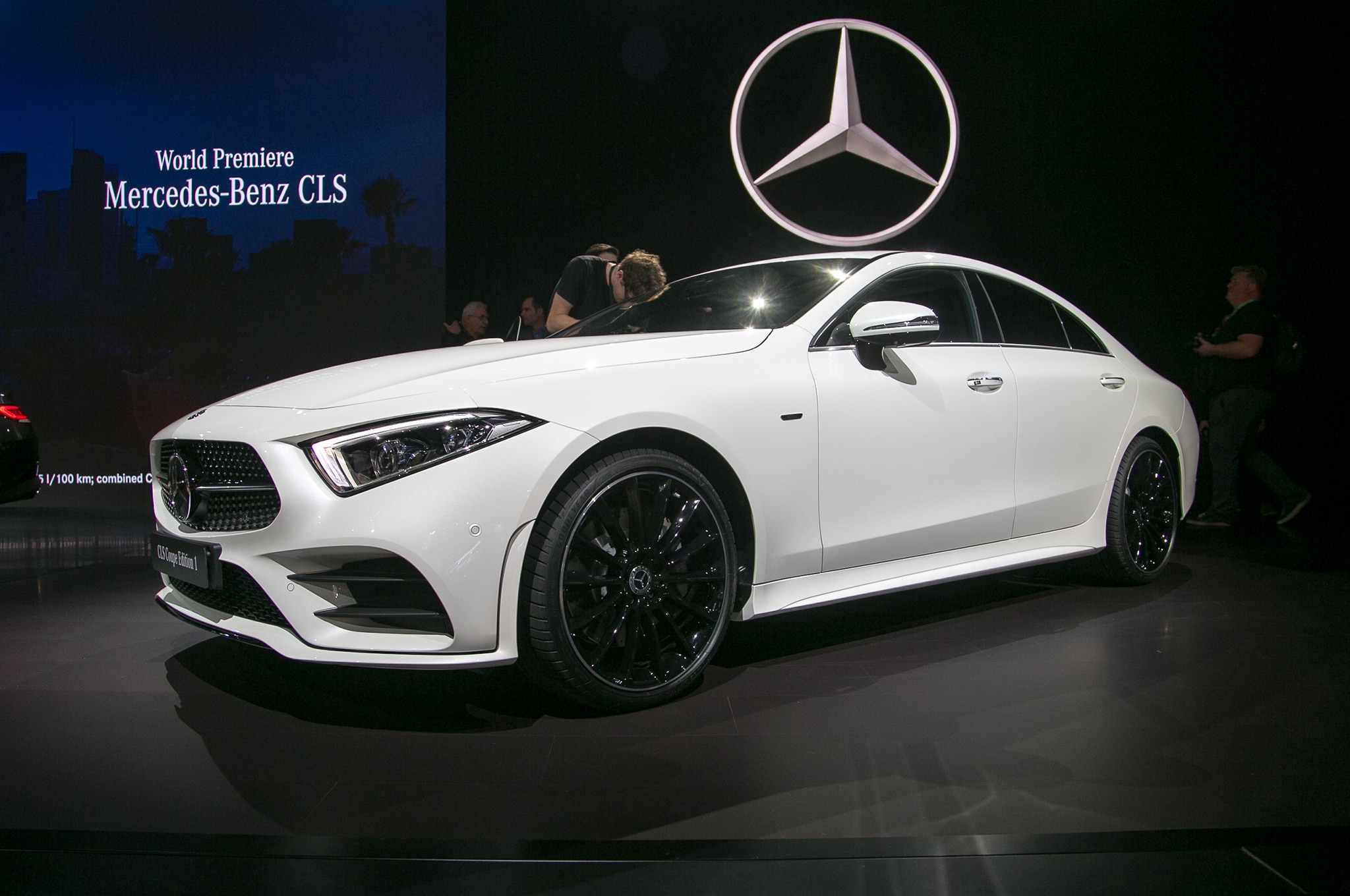 2019-Mercedes-Benz-CLS-front-three-quarter-01-1.jpg