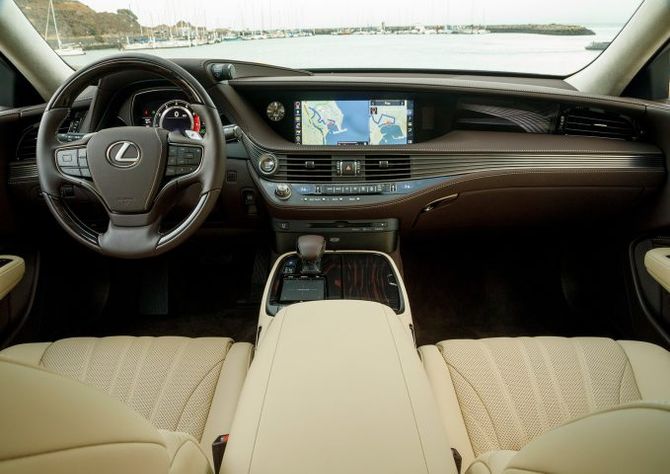 lexus-ls-500-interior-679x480.jpg