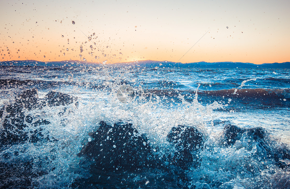 《飞鸟与夏花》每天一首自译飞鸟集（132/325） - Translate a poem form Stray Birds everyday