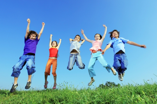 Kids-Playing-in-garden.jpg