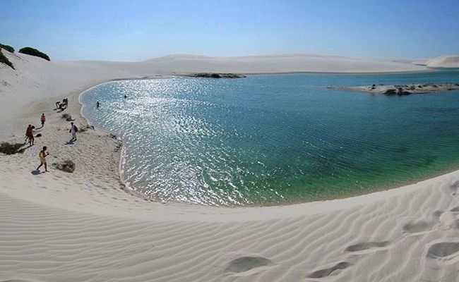 Vocês brincariam na areia movediça? 😂🤝 #trip #lencoismaranhenses