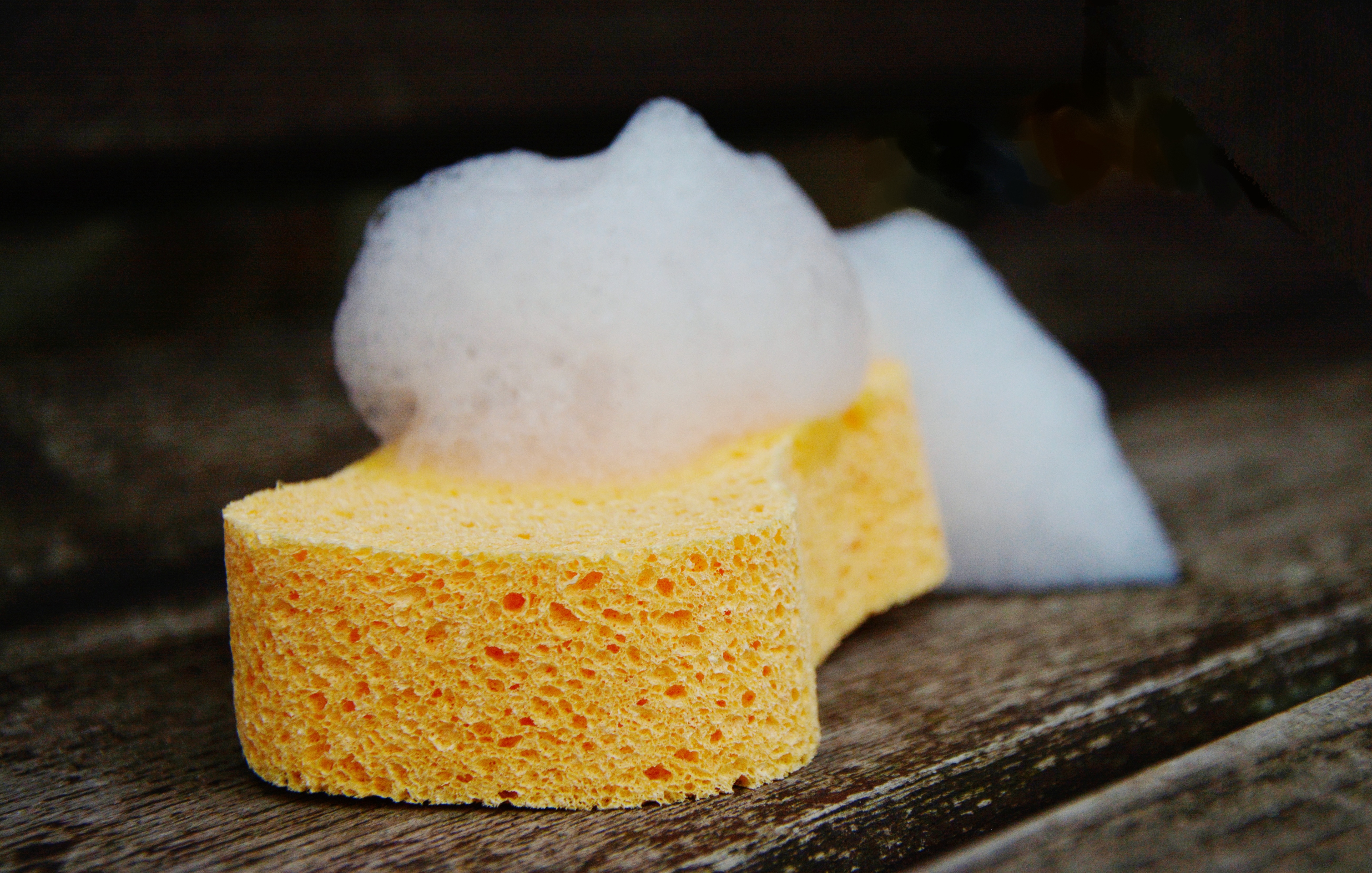 foam-clean-sponge-commodity-frothy-washing-up-1374817-pxhere.com.jpg