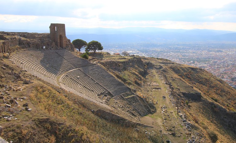 Theater Pergamon.jpg
