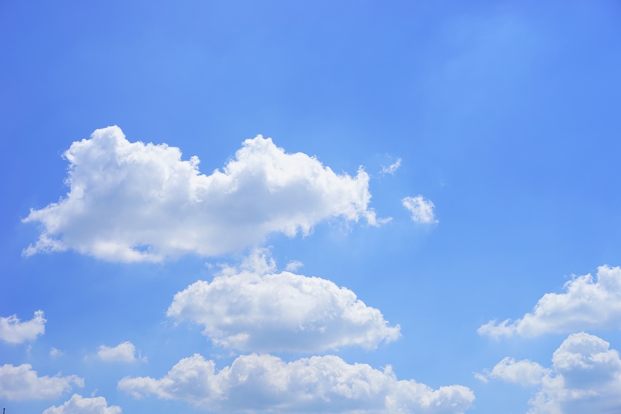 clouds-2117439_1280.jpg