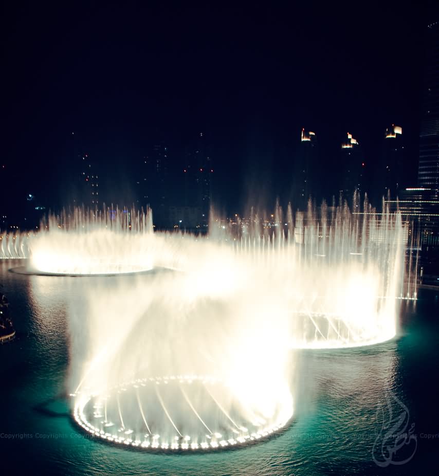 Beautiful-Show-Of-The-Dubai-Fountain.jpg