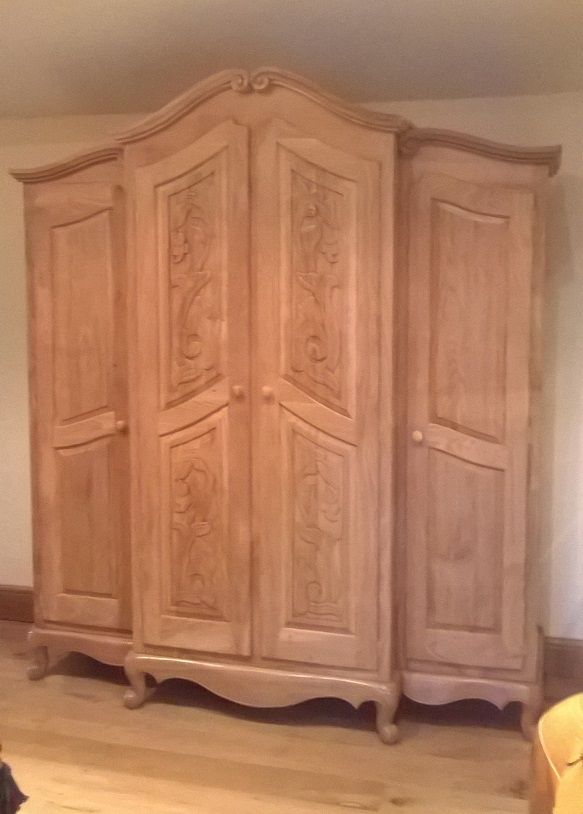 Oak french armoire 1 40.jpg