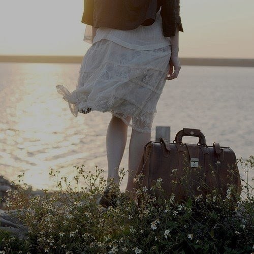 bags-flowers-girl-leaving-nature-Favim.com-186395.jpg