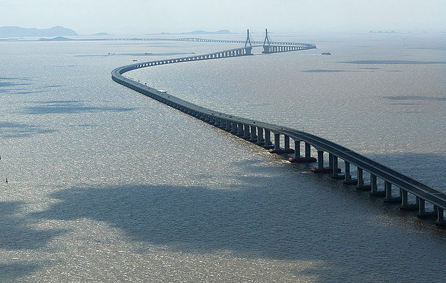 640px-Donghai_Bridge.jpg