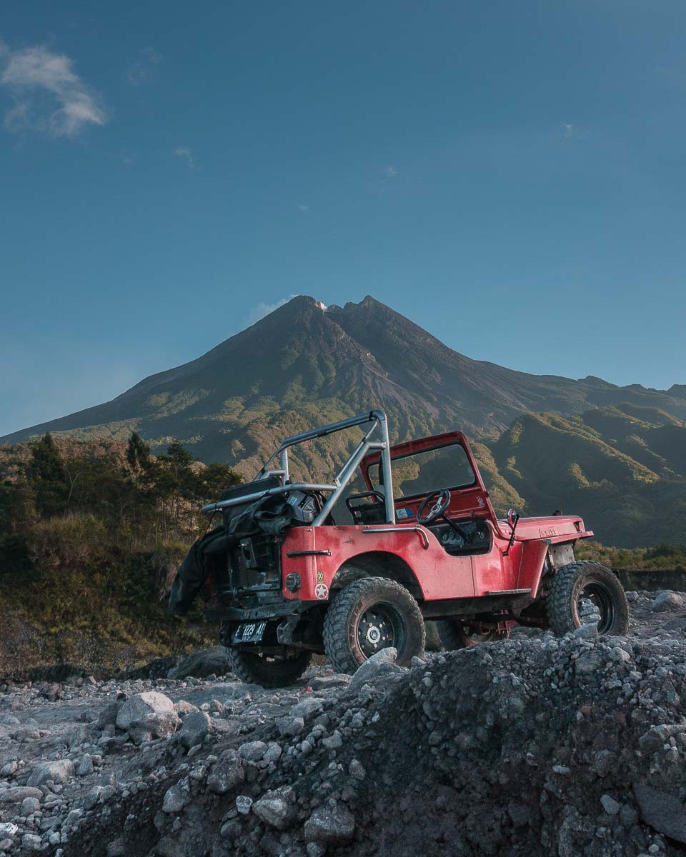 Merapi-with-jeep-2-Photo-spots-in-Yogyakarta.jpg