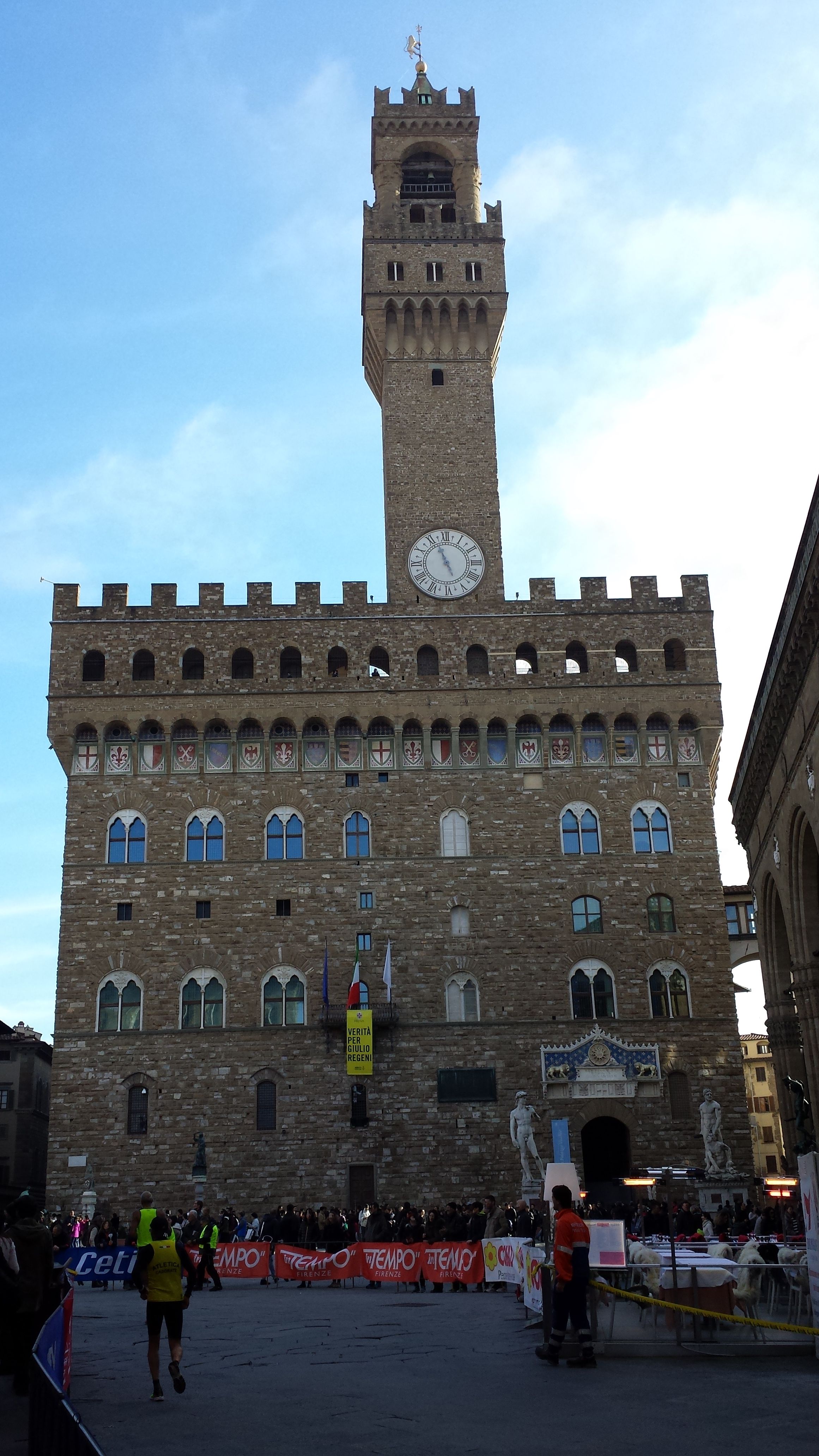 20161127_112734 Florence Florenz, Piazza della Signoria, Palazzo Vecchio.jpg