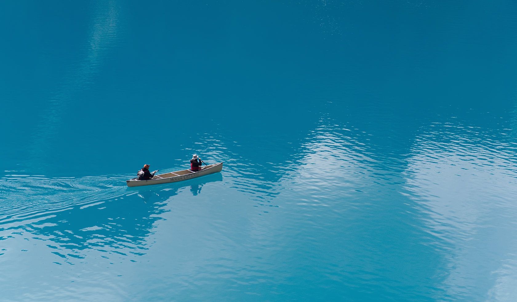 20160829-115549-canoe-on-blue-moraine-lake-1680.jpg