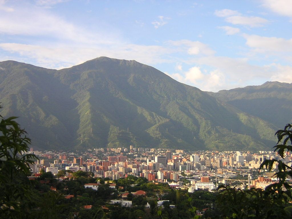 Altamira,_La_Castellana_en_Caracas,_Venezuela.jpg