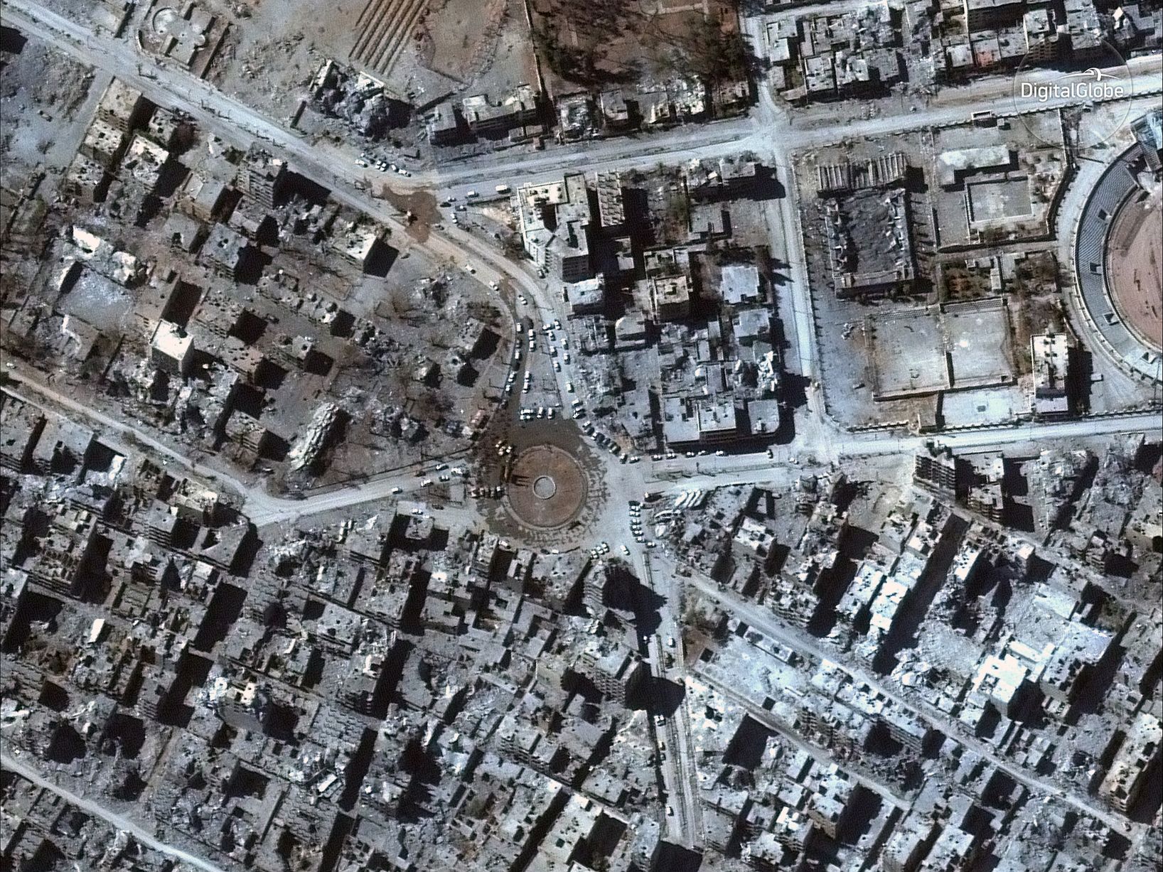 Покажи со спутника. Спутниковые снимки Грозного 1995. Спутниковый снимок Грозного 1995. Город Спутник. Снимки со спутника.