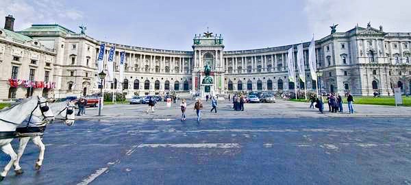 Wiener-Hofburg.jpg