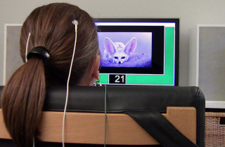 girl-neurofeedback-session-320x210.jpg