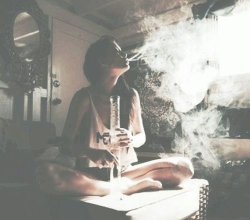 bong-cannabis-ganja-girl-Favim.com-1882718.jpg