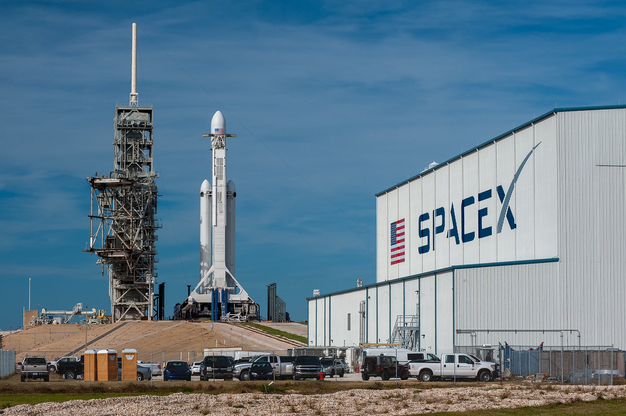 spacex-falcon-heavy-rocket-launch-pad-39a-kennedy-space-center-dave-mosher-business-insider.jpg