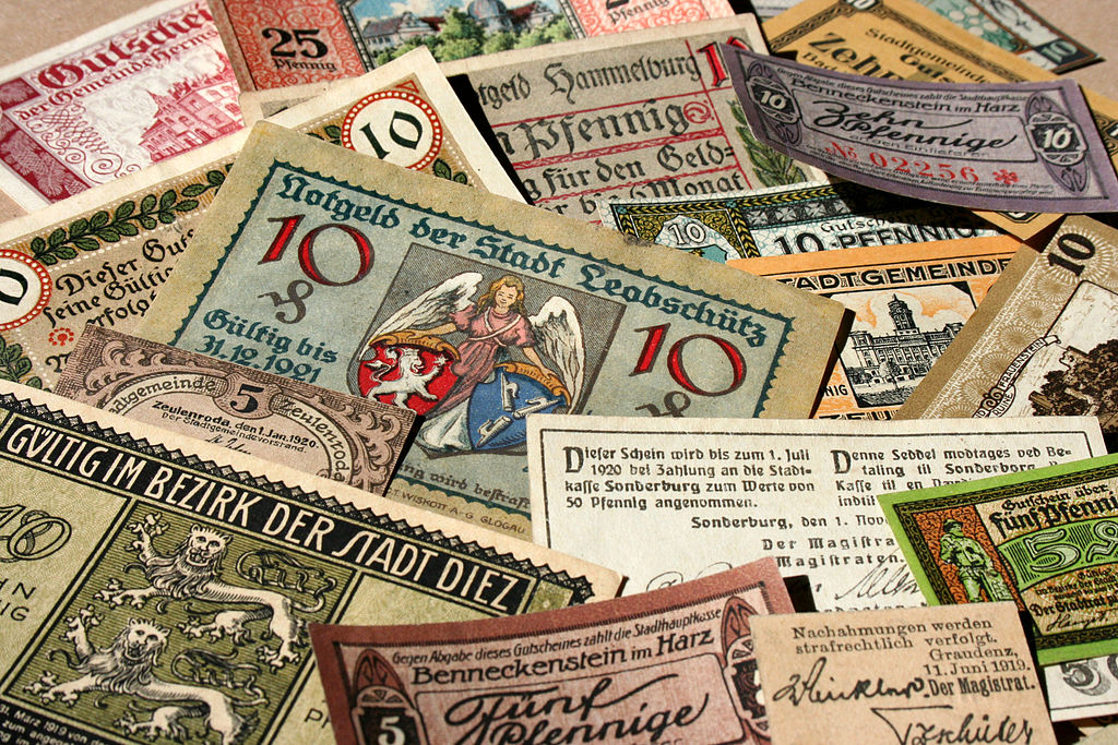 1024px-German_banknotes_in_1917-1919,_the_town_money.JPG