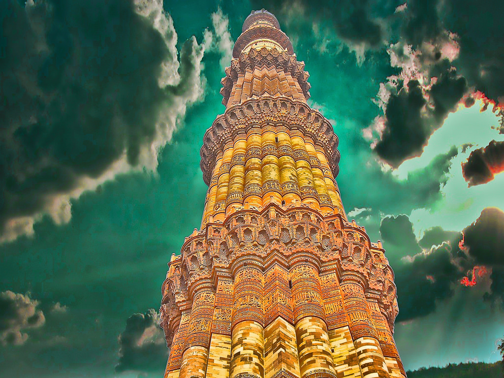 qutab minar new delhi.jpg