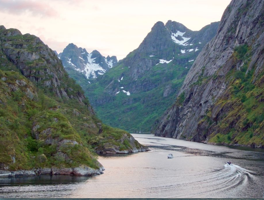 Trollfjorden at midnight.png