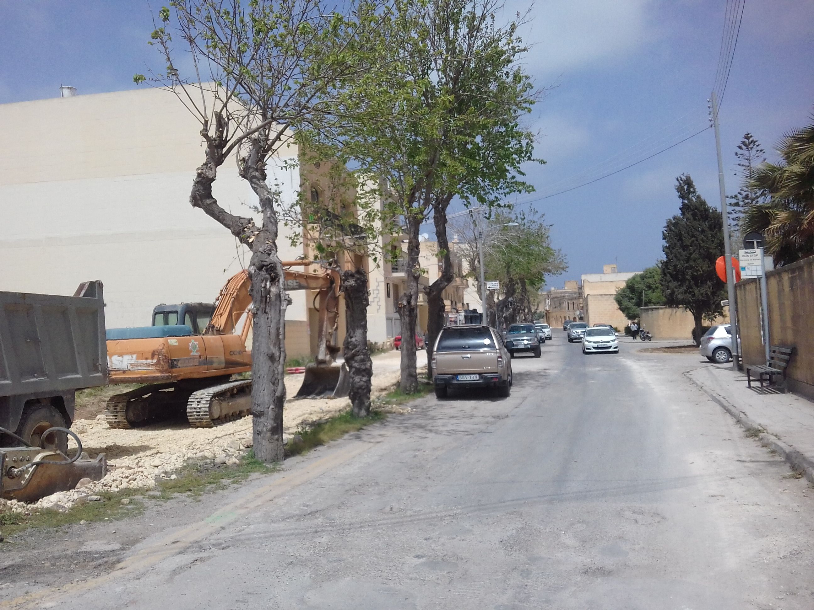 Ghajn Qatet Street with trees in april 2018