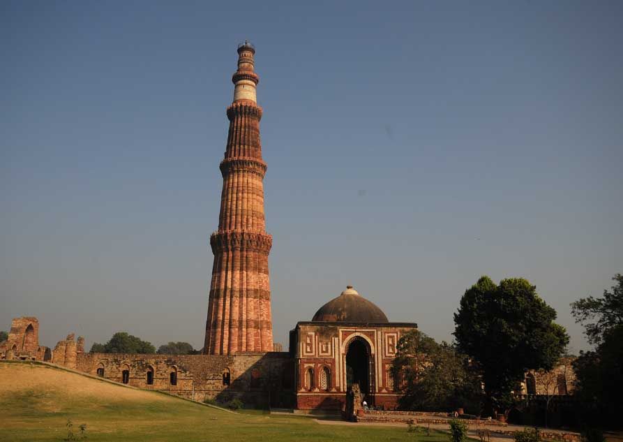 qutub-minar-delhi-gohoto.jpg