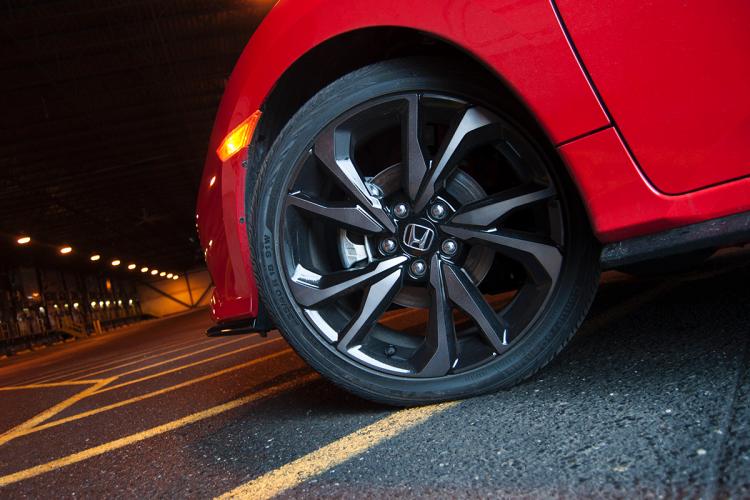 2017-honda-civic-sport-hatchback-wheel.jpg