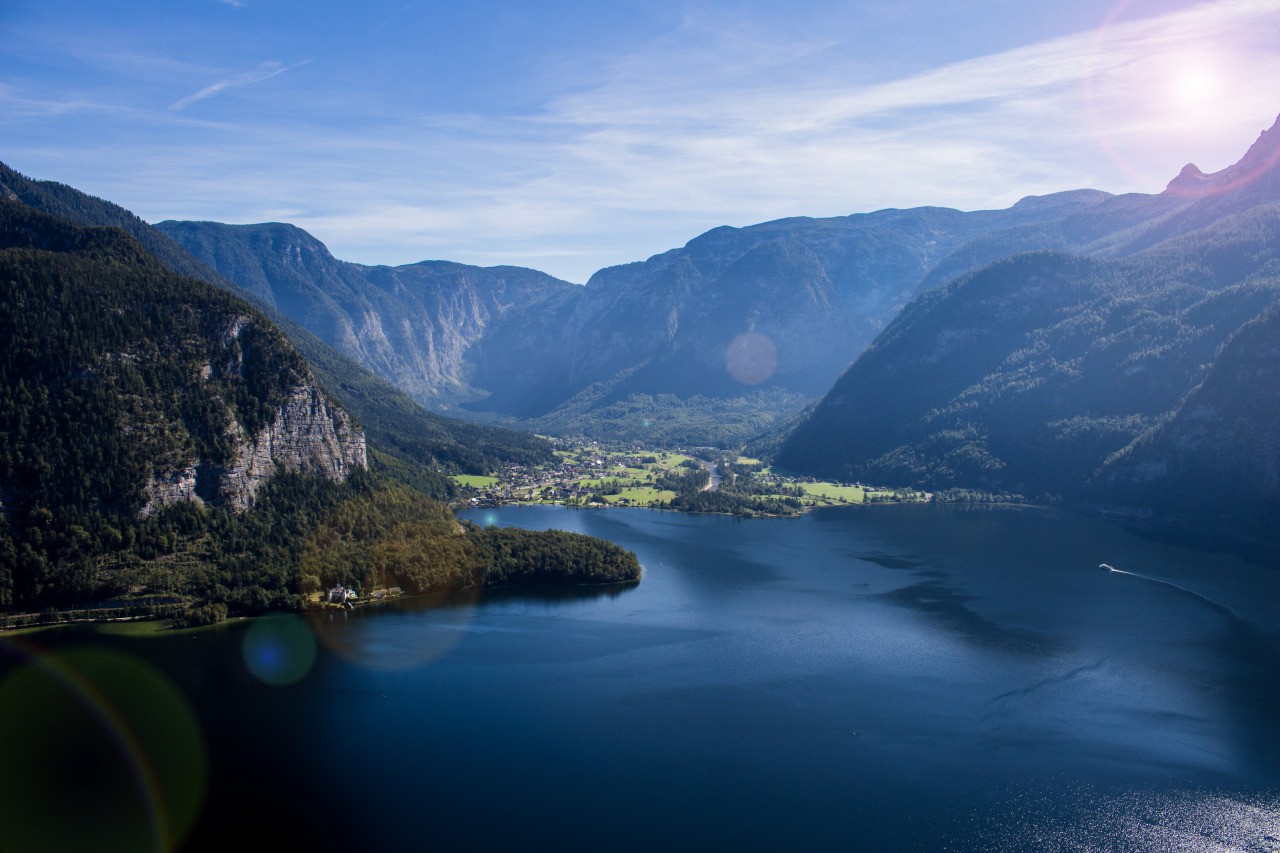 20. Lake Hallstatt, Salzkammergut, Austria.jpg