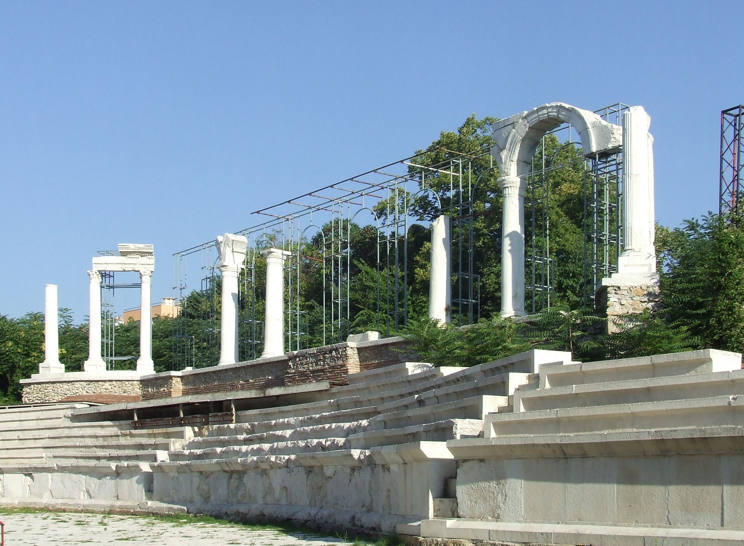 Stara_Zagora_-_Bulgarien_Römisches_Theater.JPG