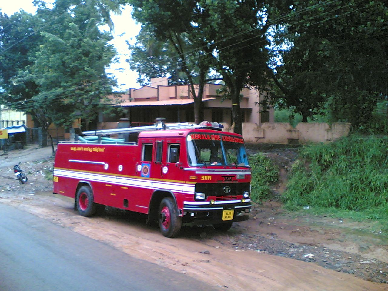 Fire_and_rescue_Kerala_Fire_Service.jpg