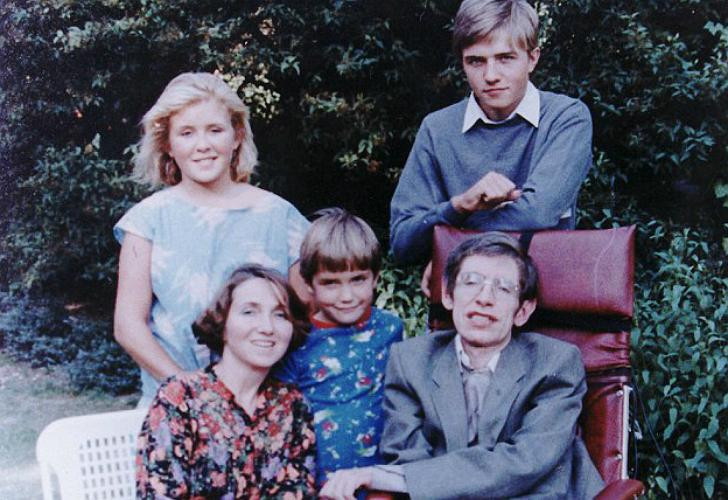 stephen-hawking-vida-esposa-hijos.jpg