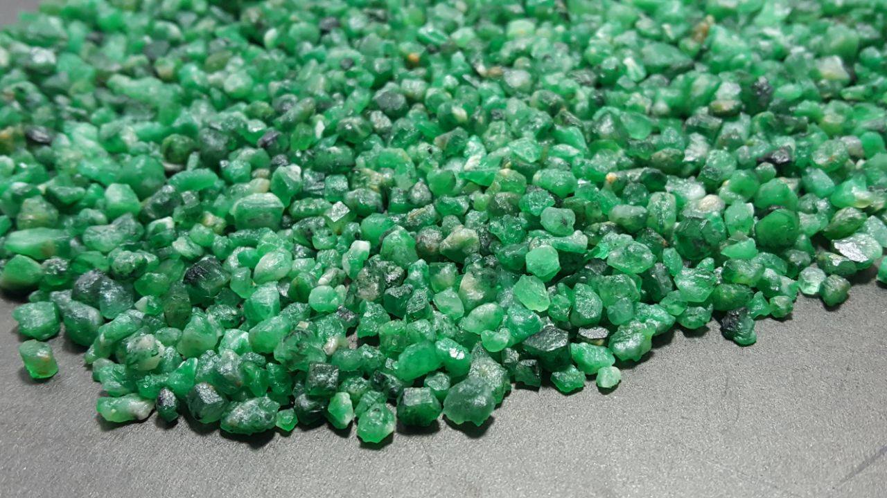 NATURAL EMERALDS (Rough) (1).jpg