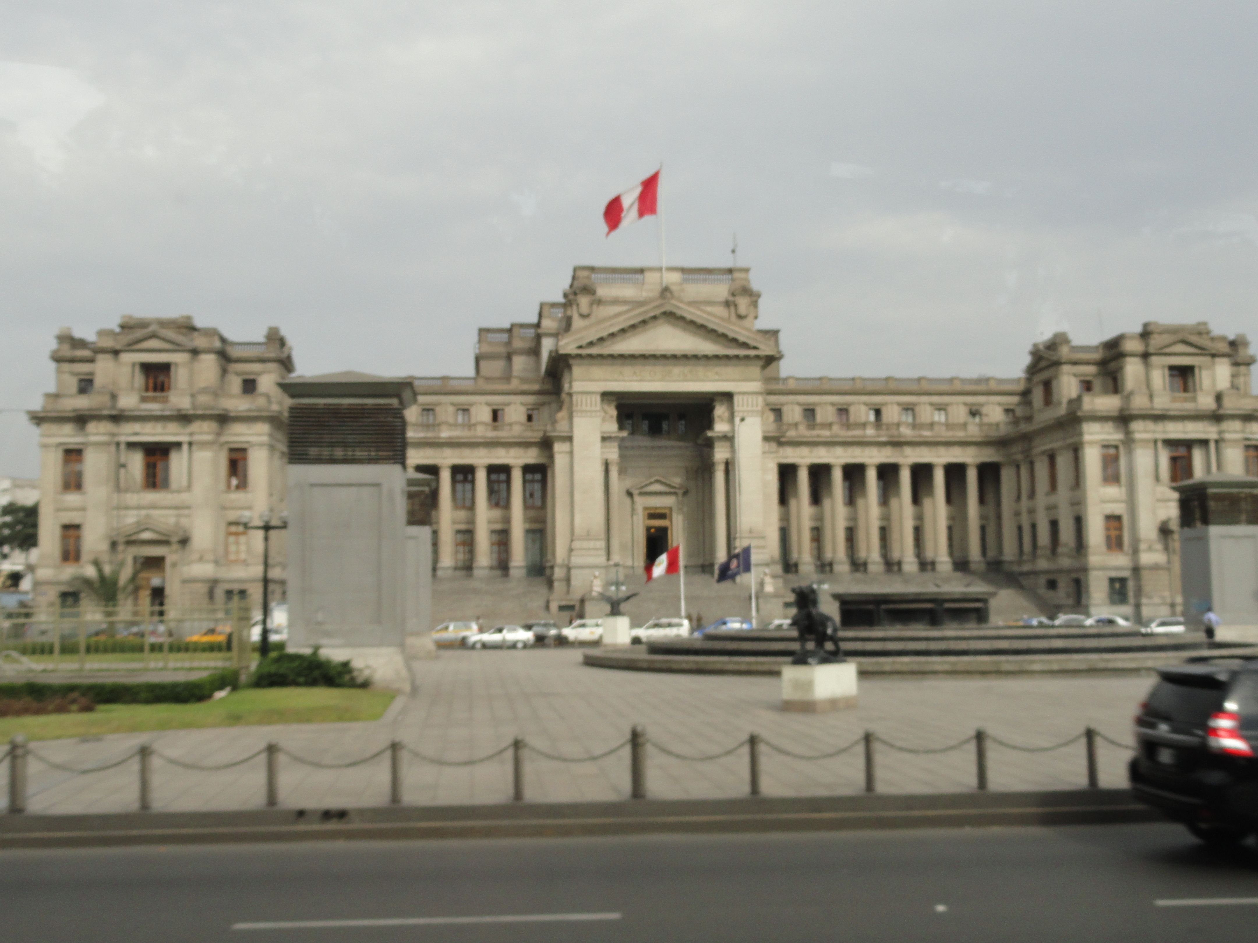 Lima city tour48 (Palace of Justice).JPG