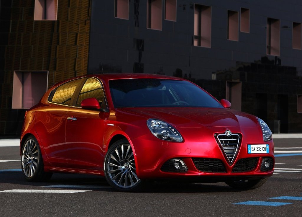 Alfa-Romeo-Giulietta-Wallpaper.jpg