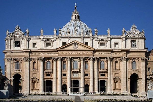 St.Peters-Basilica-Vatican-City-900x600.jpg