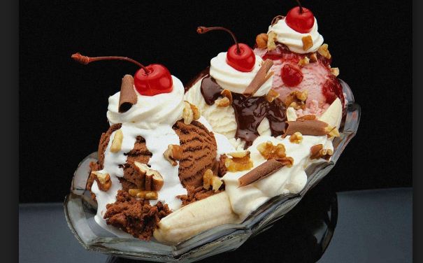 Absurdity-Sundae-Cream-top-10-Expensive-Ice-Creams-2016-2017.jpg