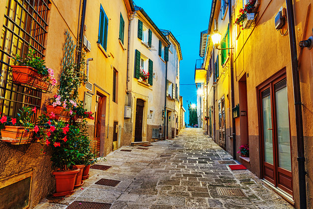 italy-san-marino-street-view-evening.jpg