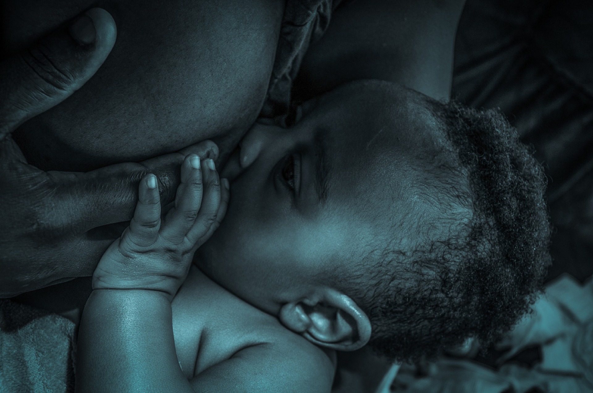 breastfeeding-827169_1920.jpg