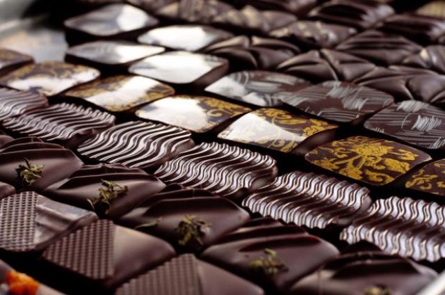 die Beware of chocolates.jpg