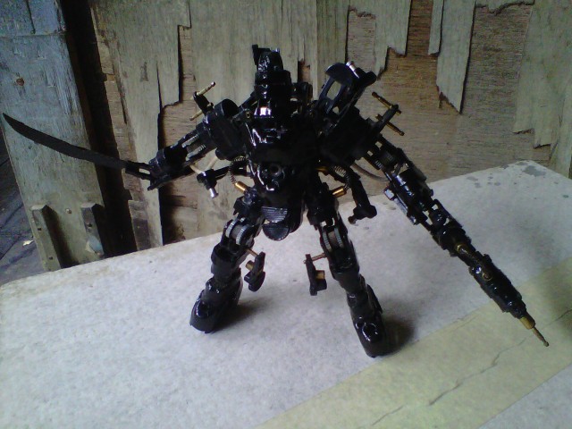 robot-iron-man-mengagumkan-dari-korek-api-gas-21-640x480.jpeg