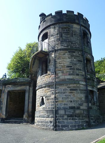 353px-Graveyard_watchtower,_New_Calton_Burying_Ground,_Edinburgh.jpg