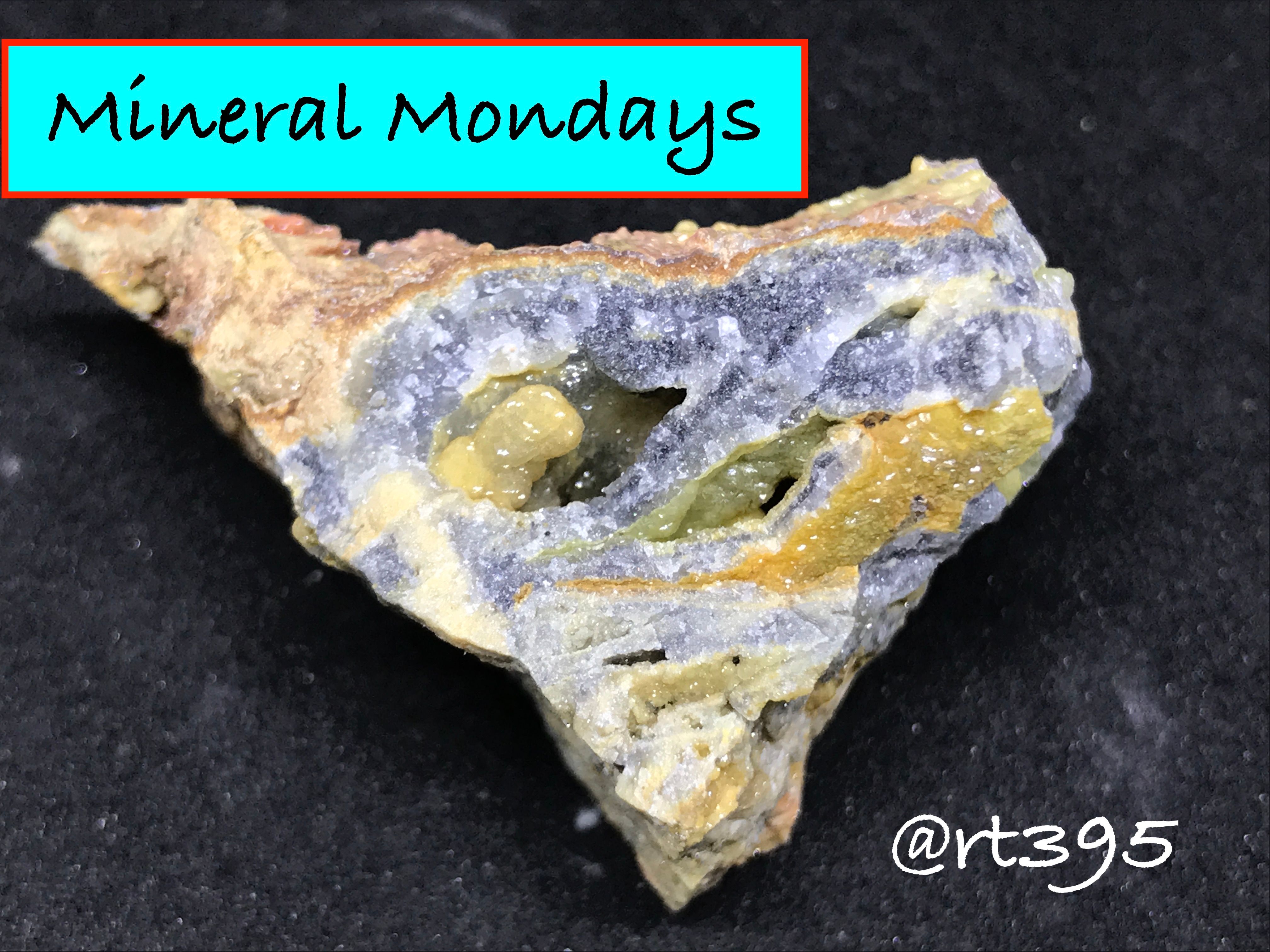 Mineral Mondays 23 Smithsonite スミソナイト菱亜鉛鉱 Steemit