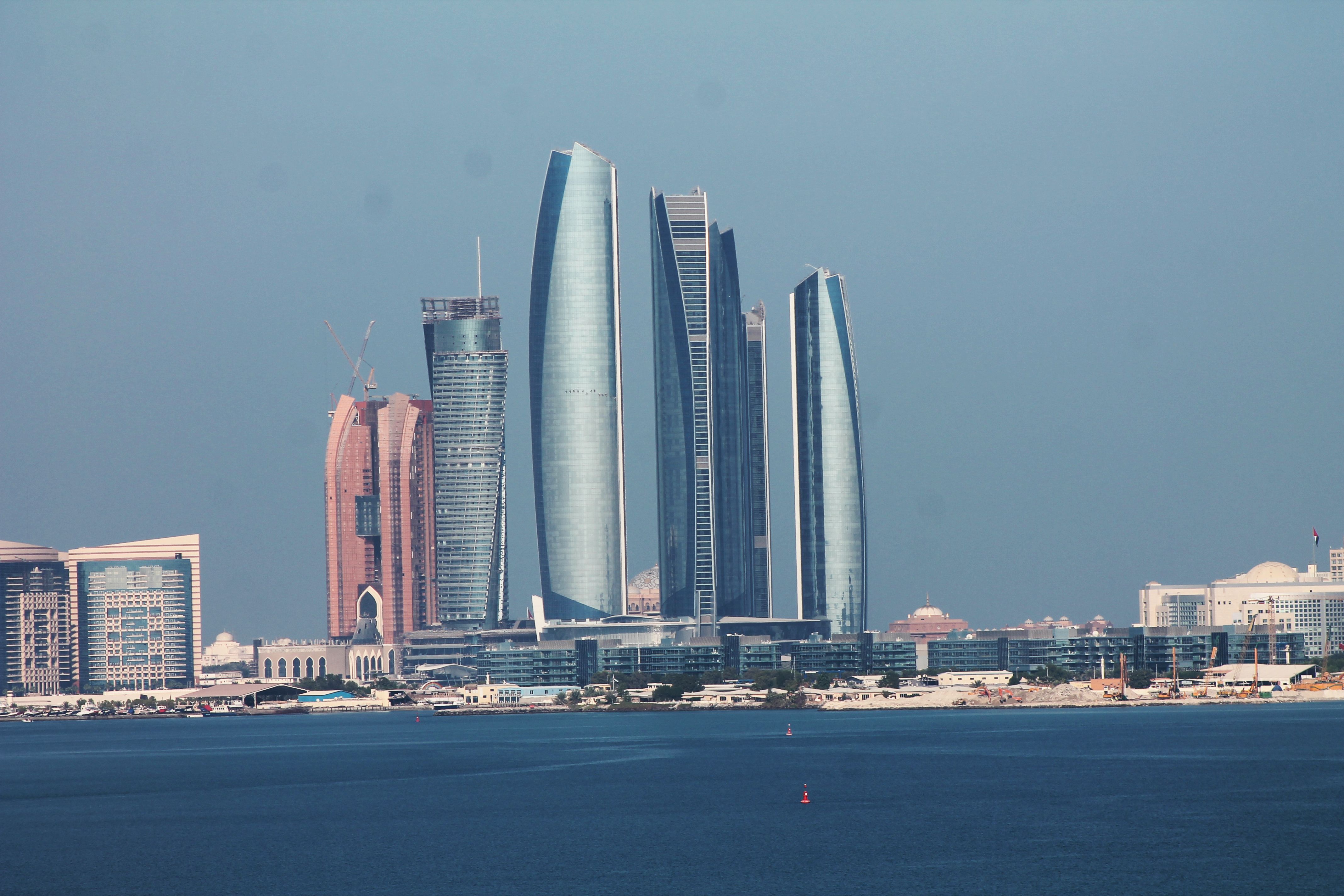 Etihad_Towers_in_Abu_Dhabi.JPG