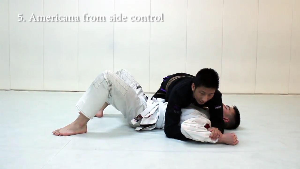 12 Must Know Techniques for White Belts.mp4_000103186.jpg