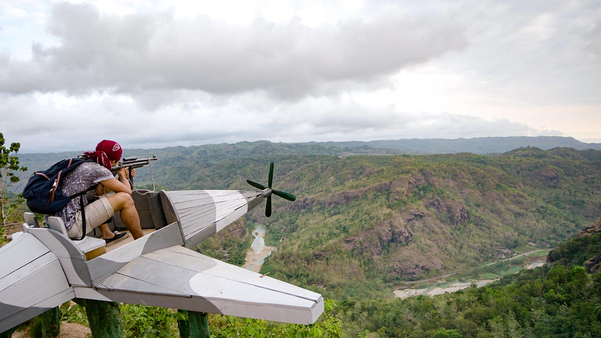 Jurang-Tembelan-Ariplane-Photo-spots-in-Yogyakarta-1.jpg