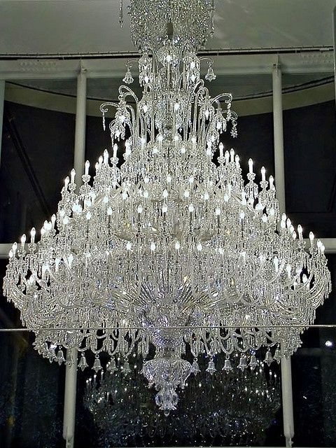f67e993a1d2b6124fd3dc12a0b5dbfac--foyer-chandelier-crystal-chandeliers.jpg
