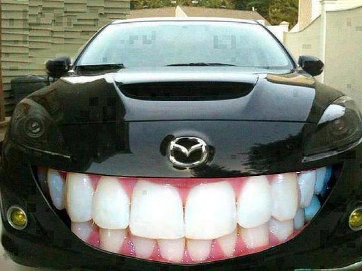 Funny-Laughing-Face-Car.jpg