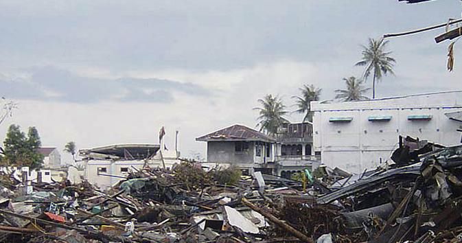 tsunami-aceh-131117a.jpg